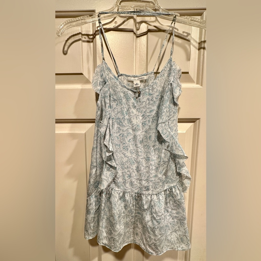 Banana Republic- NWT silk flower pattern tank top